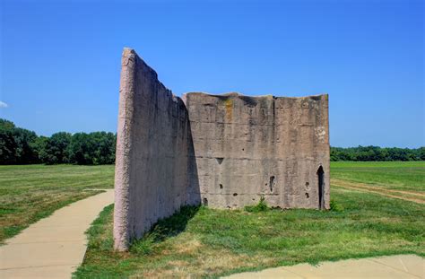 Part of the wall at Cahokia Mounds, Illinois image - Free stock photo - Public Domain photo ...