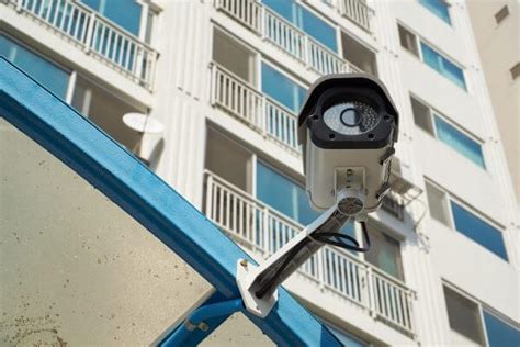 8 Reasons to install an apartment complex security system.