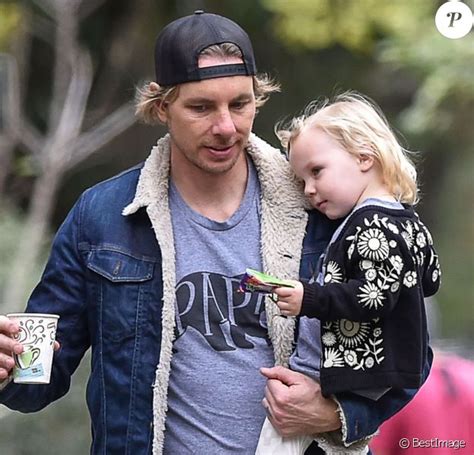 Dax Shepard : Le mari de Kristen Bell révèle avoir été victime d'un ...