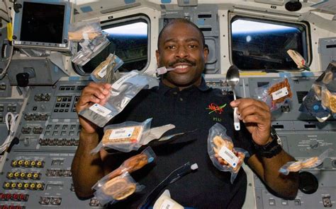 Space Food 101: What Do Astronauts Really Eat In Space? - Astronaut ...