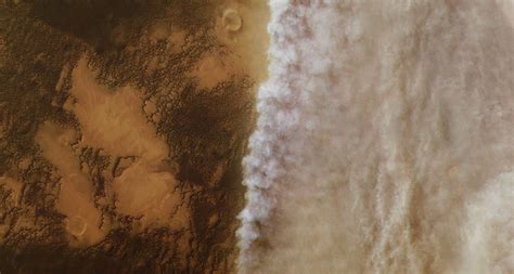 Massive dust storms are robbing Mars of its water