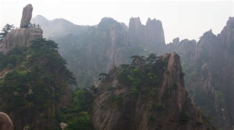 Hiking in Huangshan Park | Bill Hertha | Flickr