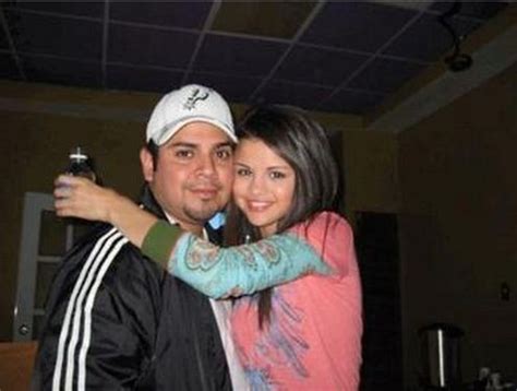 Selena gomez with her dad - Selena Gomez Photo (21178761) - Fanpop - Page 3