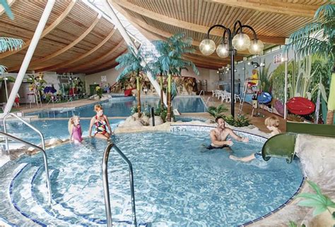 Campsites with swimming pools in Norfolk