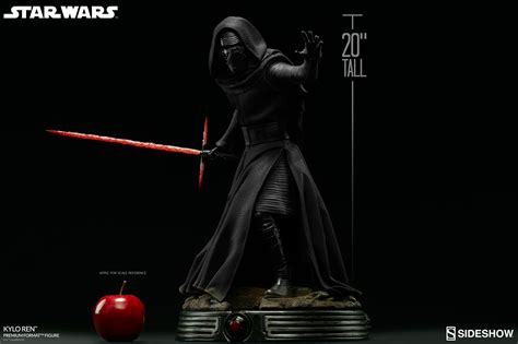 Kylo Ren (Alternate Fist & Lightsaber Hilt Exclusive) | www.toysonfire.ca