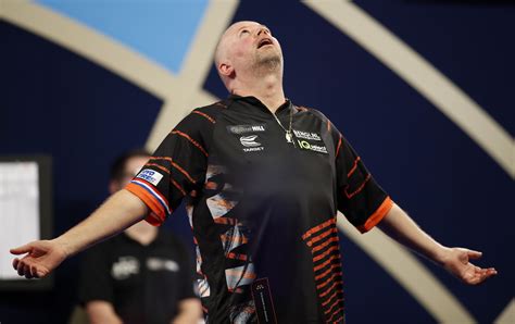 Five-time world champion van Barneveld wins on World Darts Championship ...