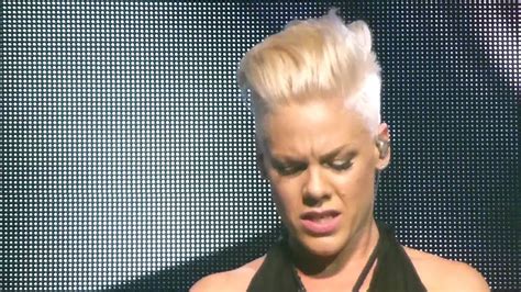 P!NK - PINK & Nate Ruess - Just Give Me A Reason - Live at the o2 in ...