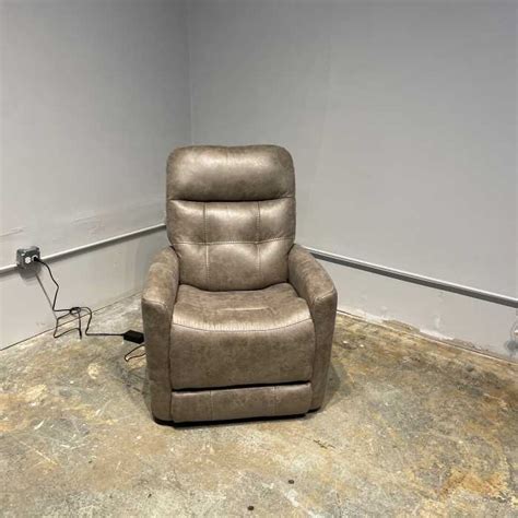 Power, Manual, Electric Recliners & Chairs Furniture Store in Deerfield, Chicago, IL | Deerfield ...