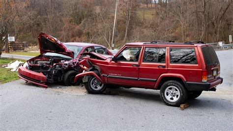 4 injured in 2-car crash with entrapment in Lower Windsor Township