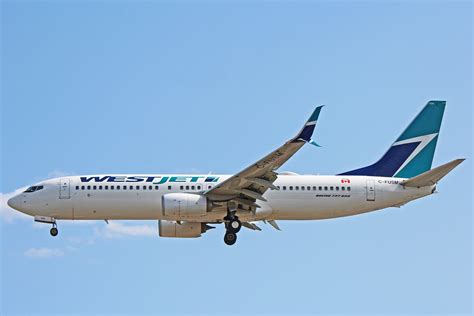 C-FUSM: WestJet Boeing 737-800 At Toronto Pearson International Airport