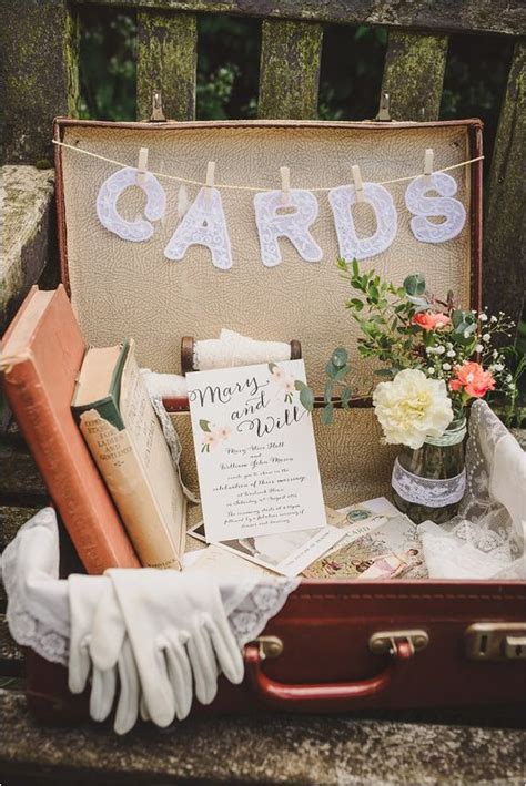 Top 20 Vintage Suitcase Wedding Decor Ideas | Roses & Rings