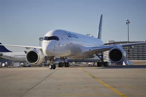 Lufthansa signs contract for four additional Airbus A350-900 aircraft