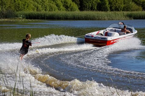 Water Skiing 101: For The Novice - Boatsetter