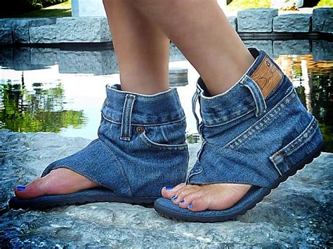 8 crazy and weird shoes that will make you cringe