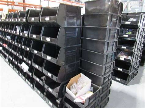 (108) PLASTIC ULINE BINS, SOME WITH DIVIDERS MDL S-12420 AND (32) PLASTIC ULINE BINS, WITH SOME ...