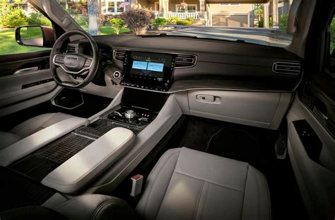 2022 Jeep Wagoneer Interior | Fremont Motor Companies WY