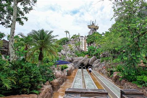 Humunga Kowabunga at Typhoon Lagoon - Water Parks Gal