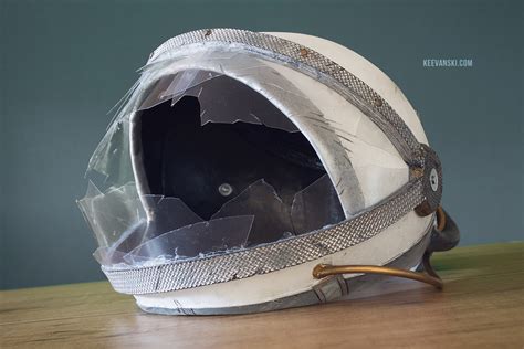 DIY Helmet · Astronaut Cosplay Tutorial (SPANISH SUBS)