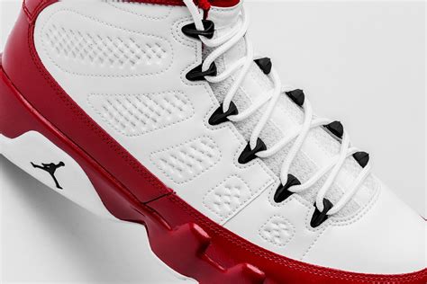 Air Jordan 9 Retro - White/Black/Gym Red – Feature