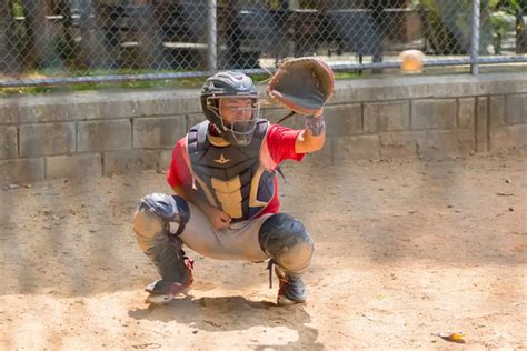 Types of Baseball Gloves: 5 Positional Based Glove Selections ...