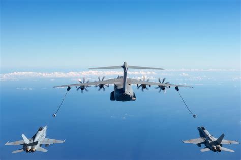 Air refueling, Airbus Military, 2K, F/A-18 Hornet, A400М, The air force of Spain, Airbus A400M ...