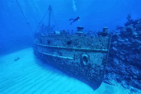 shipwreck+undersea | Divers Research Team found Bimini Road or Atlantis Stones Road | shipwrecks ...