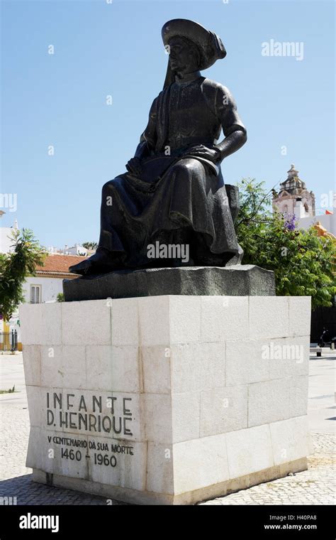 Henry the Navigator statue, Lagos, Portugal Stock Photo - Alamy