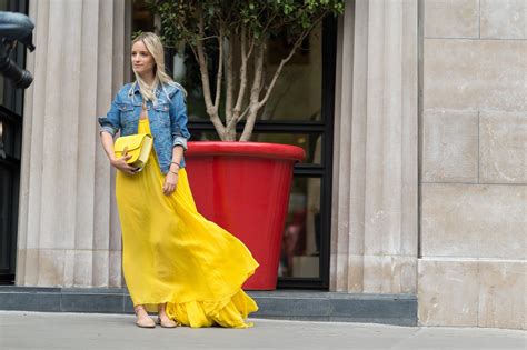 Outfit Ideas: Yellow Dresses for Summer | Glamour