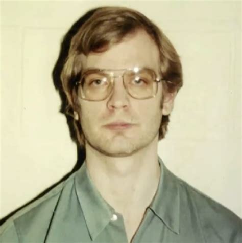 Jeffrey Dahmer Netflix show makes fans hot for serial killer