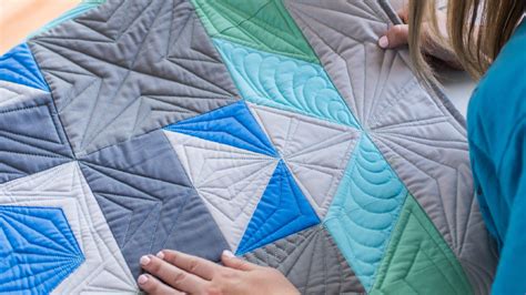 Dot-to-Dot Quilt | Angela Walters | Craftsy | www.craftsy.com