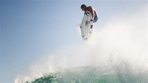 Kids News: World champion Aussie surfer Mick Fanning announces ...