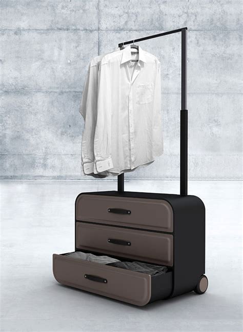 Closet Suitcase for Business Travelers | DeMilked