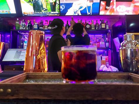 Where to drink Whiskey Cola in Chiang Mai? | Freerolls Sports Bar and Restaurant