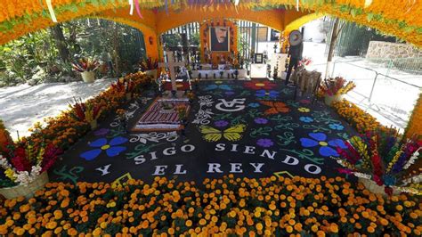 Ofrenda a Vicente Fernández: Abren Rancho Tres Potrillos al público por el de Día de Muertos ...