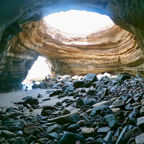 Sunset Cliffs Cave in San Diego, CA (32 Photos)