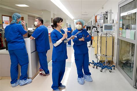 Doctors across disciplines pull together for ICU readiness - HSC News