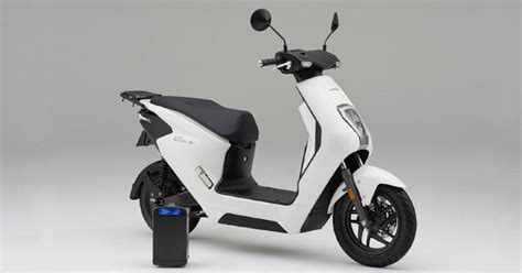 Honda EM1 e Electric Scooter Debuts With Swappable Battery, Over 40Km Range - MySmartPrice