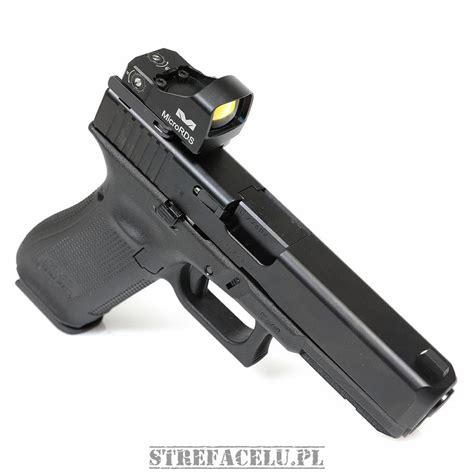 Glock 17 gen. 5 with Mepro MicroRDS red dot & night sights TargetZone