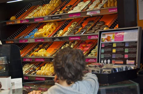 TODAY IS NATIONAL DOUGHNUT DAY IN THE USA - Pushing Time