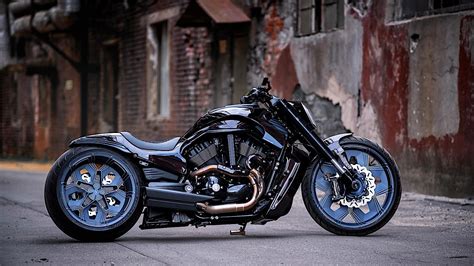 Custom Harley-Davidson V-Rod Has Wheels Like Nothing We’ve Never Seen ...