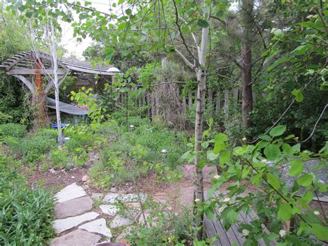Montana Wildlife Gardener: Repurposed potting bench/ garden sideboard/ room divider/ trellis