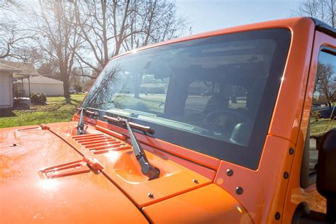 Things To Know Before Getting a Replacement Windshield in Your Jeep