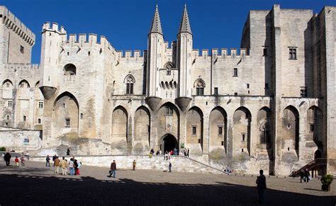 Avignon Family Hotels - up to 50% Deals | Book Your Family Room in ...