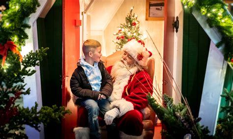 Free Santa's Visits every Sat. & Sun. | 1-4 PM