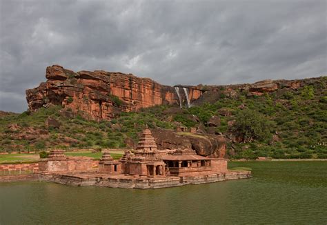 Photo of the Day - Badami, Bhoothanatha Temple - Darter Photography