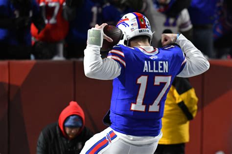 Bills teammates react to Josh Allen’s incredible run vs. Steelers ...