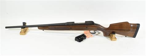 Savage Model 11 Lady Hunter Rifle - Landsborough Auctions