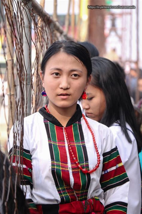 Mizo Girl with Traditional Attire (Kawrchei) | Traditional attire ...