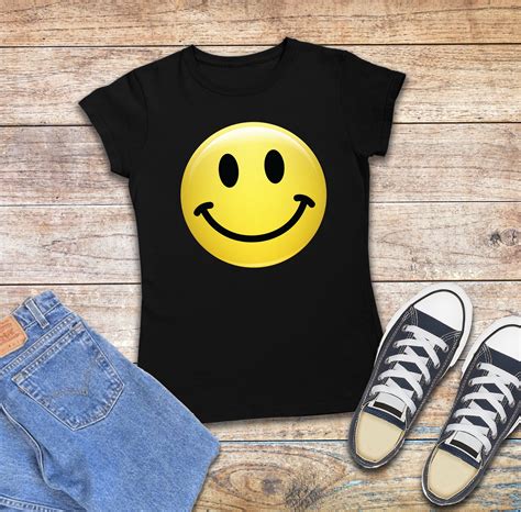 Smiley Face, Happy Face, T-shirt Music 90s Hipster, Women's Fashion ...