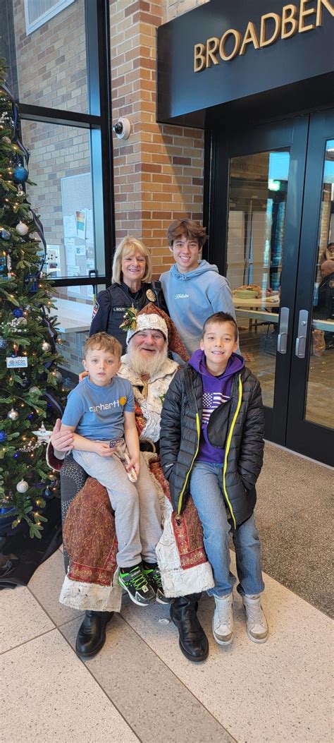 Lehi Police Department Brings Christmas Cheer to Local Children - Lehi City